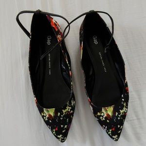 Gap flats ankle straps multicolor size 10